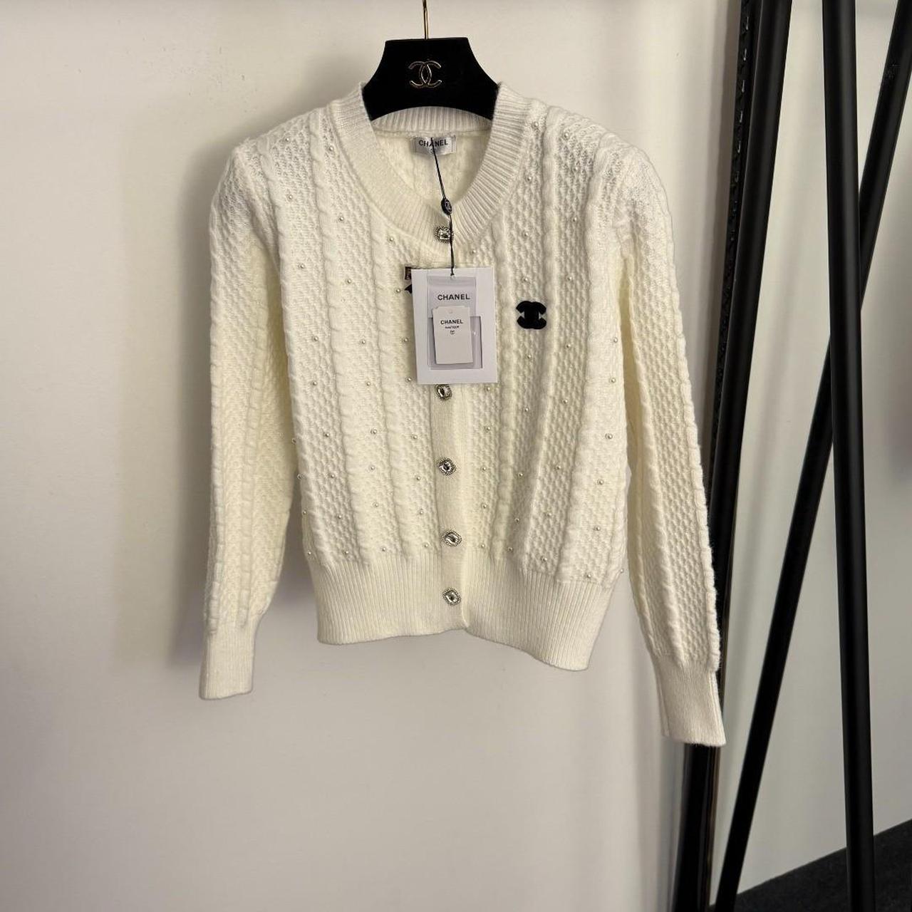 Chanel Women's white cream Cardigans