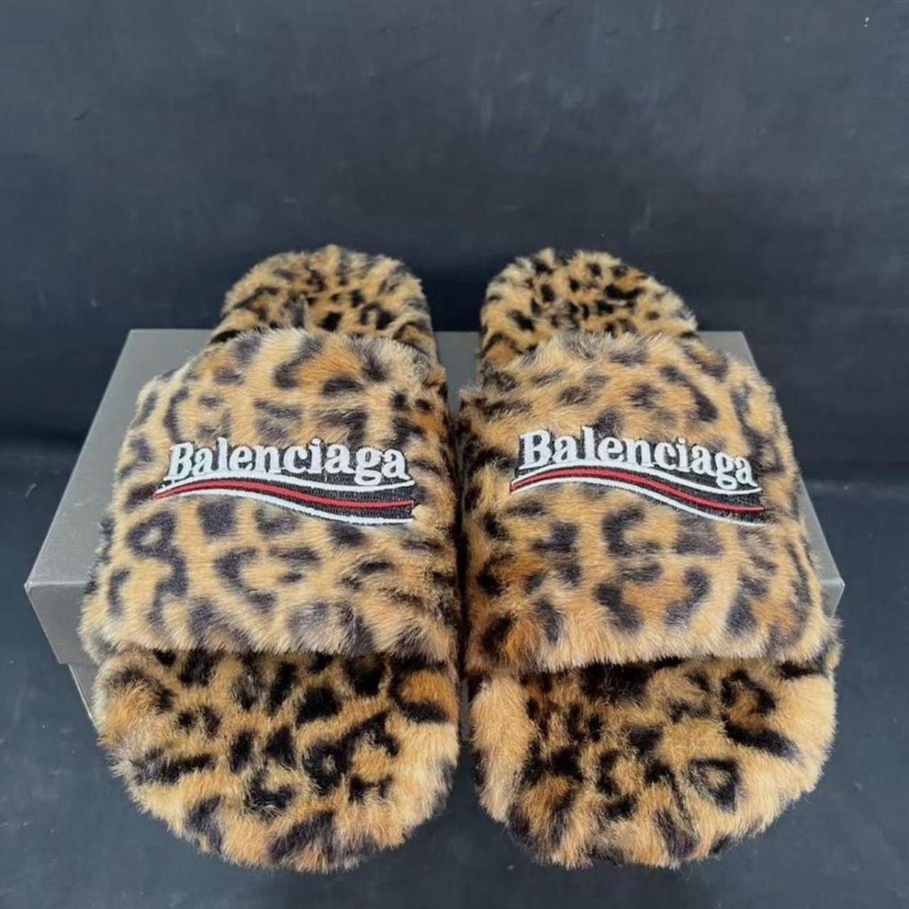 Balenciaga Women's pink Slides