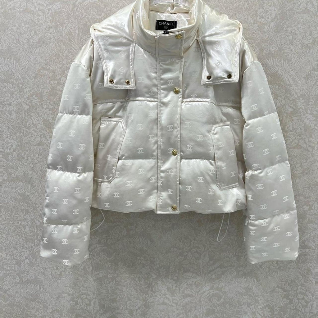 Chanel Women's white Coats