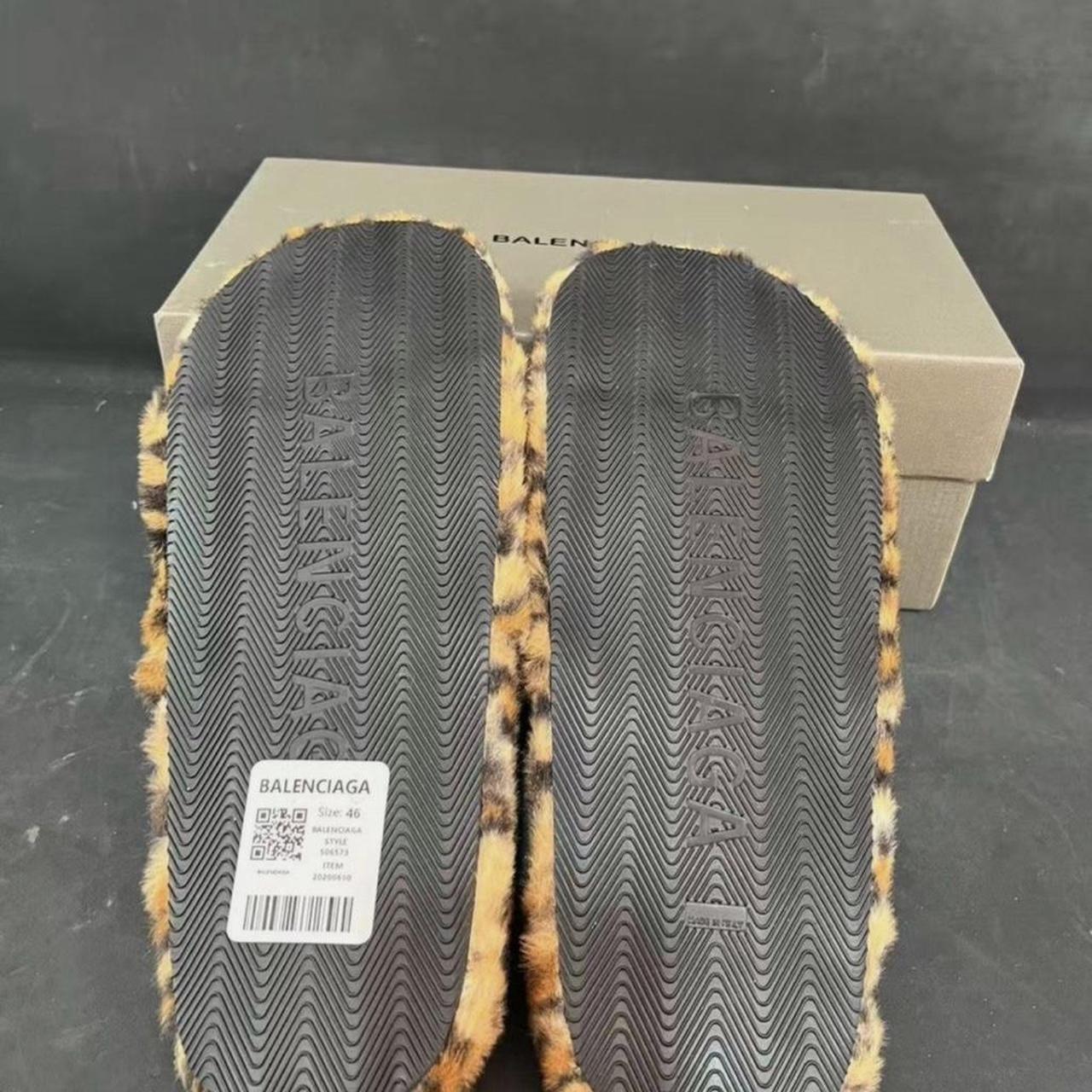 Balenciaga Women's pink Slides