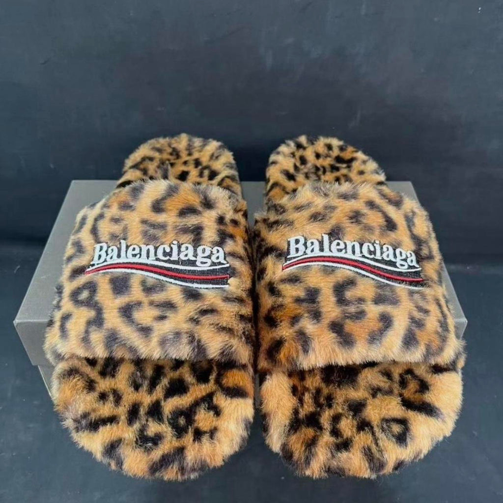 Balenciaga Women's pink Slides