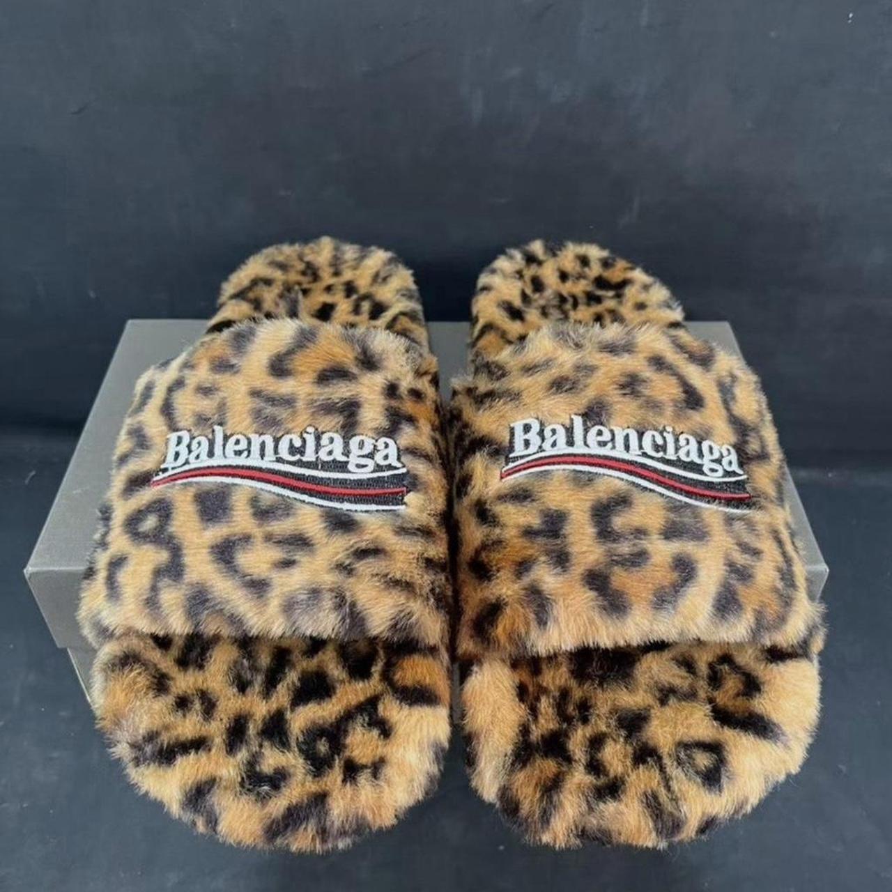 Balenciaga Women's pink Slides