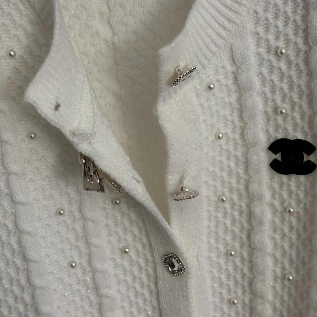 Chanel Women's white cream Cardigans
