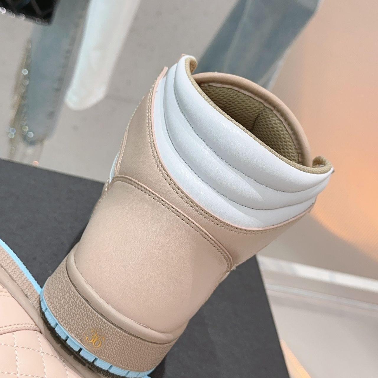 Chanel Women's white cream Trainers